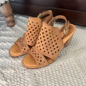NEW w/o tags Born Women's Tan Cutout Slingback Block Heel Sandals Size 7